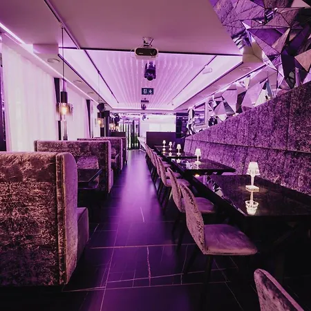 The Place Boutique & Design フラッハウ