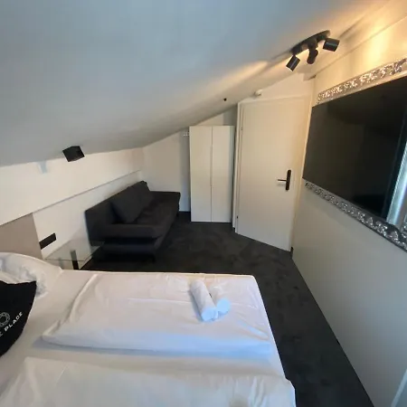 The Place Boutique & Design *